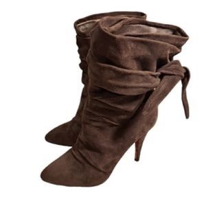 Betsy Johnson Willa II Boots soft grey suede with a slouchy tie design Size 6